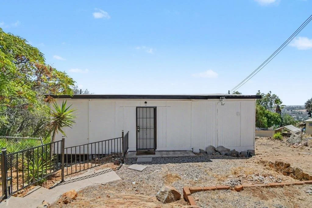 Photo of 2610 Helix St.