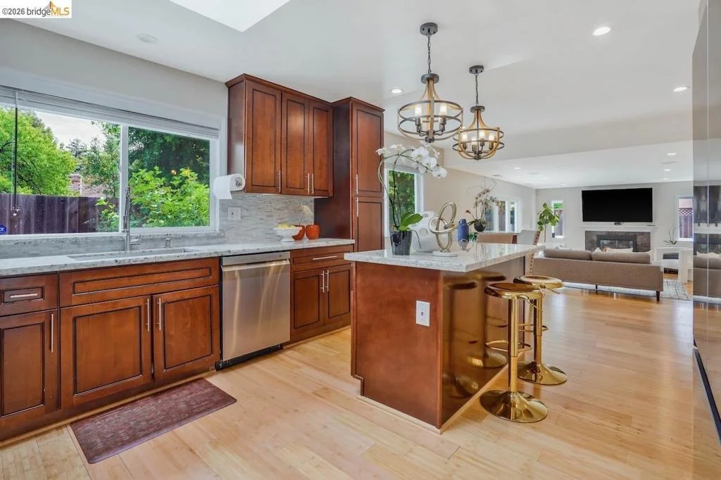 Photo of 2198 La Orinda