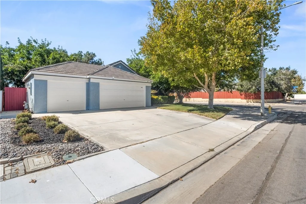 Photo of 42555 La Gabriella Drive