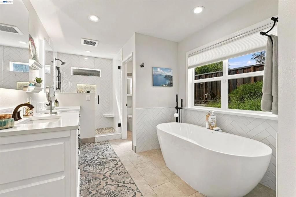 Photo of 3079 Bernard Ave