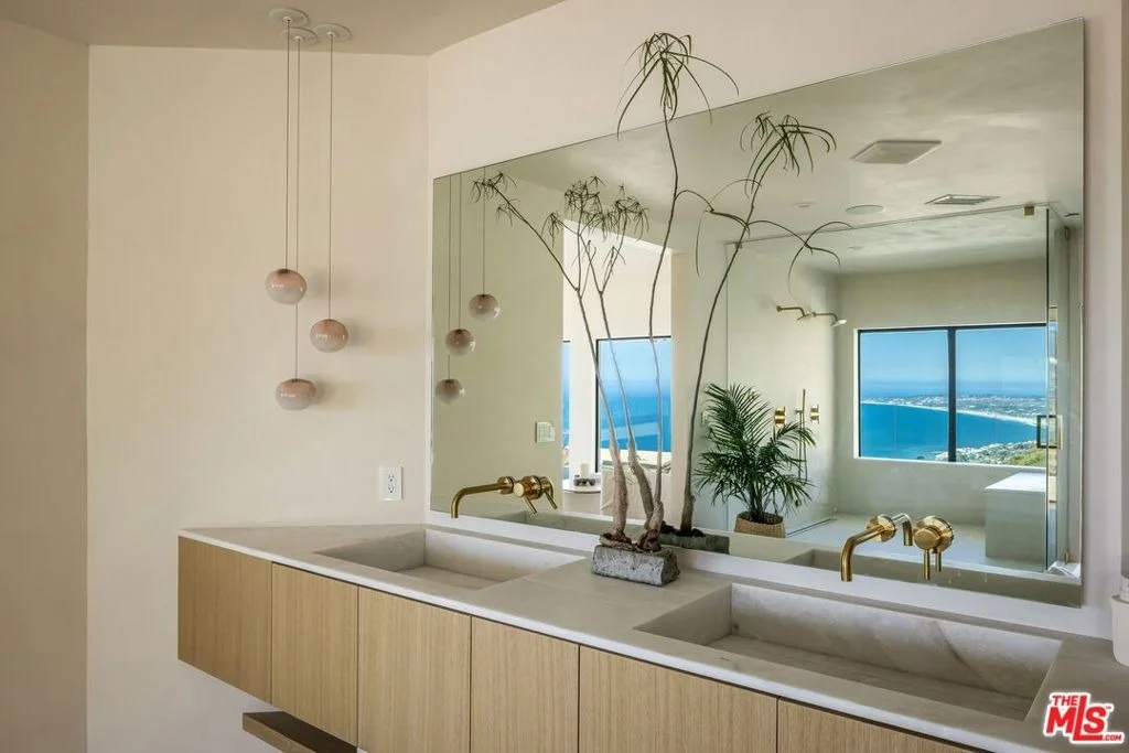 Photo of 4310 Encinal Canyon Road