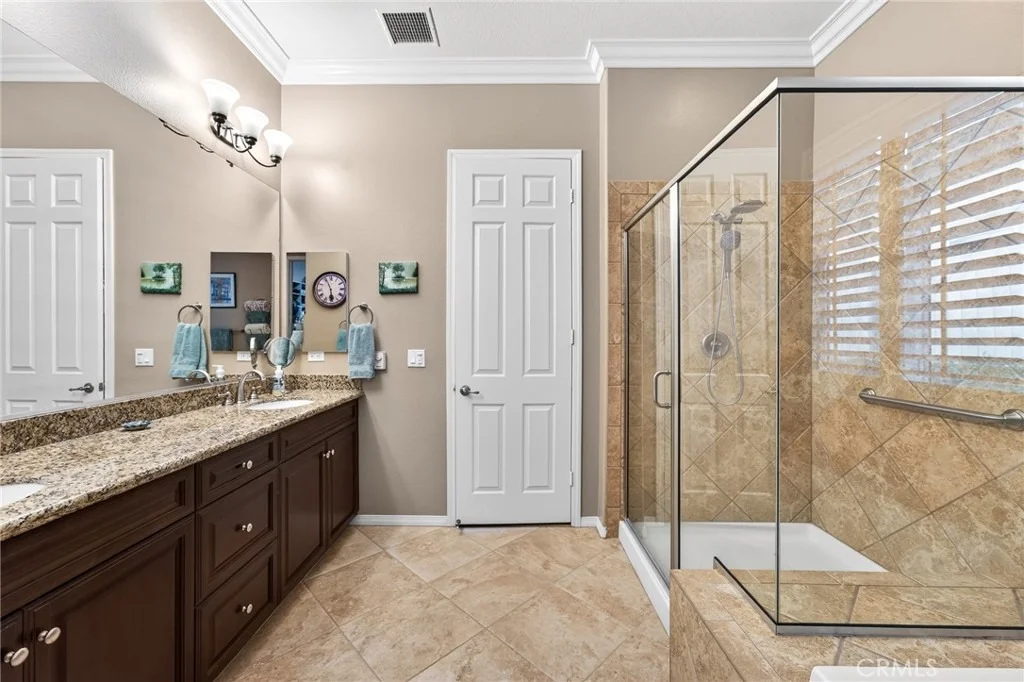 Photo of 370 Irvine