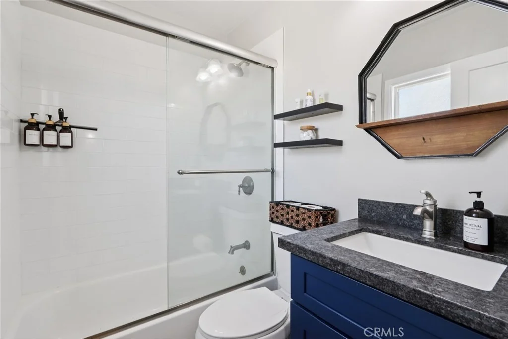 Photo of 5235 Border Avenue