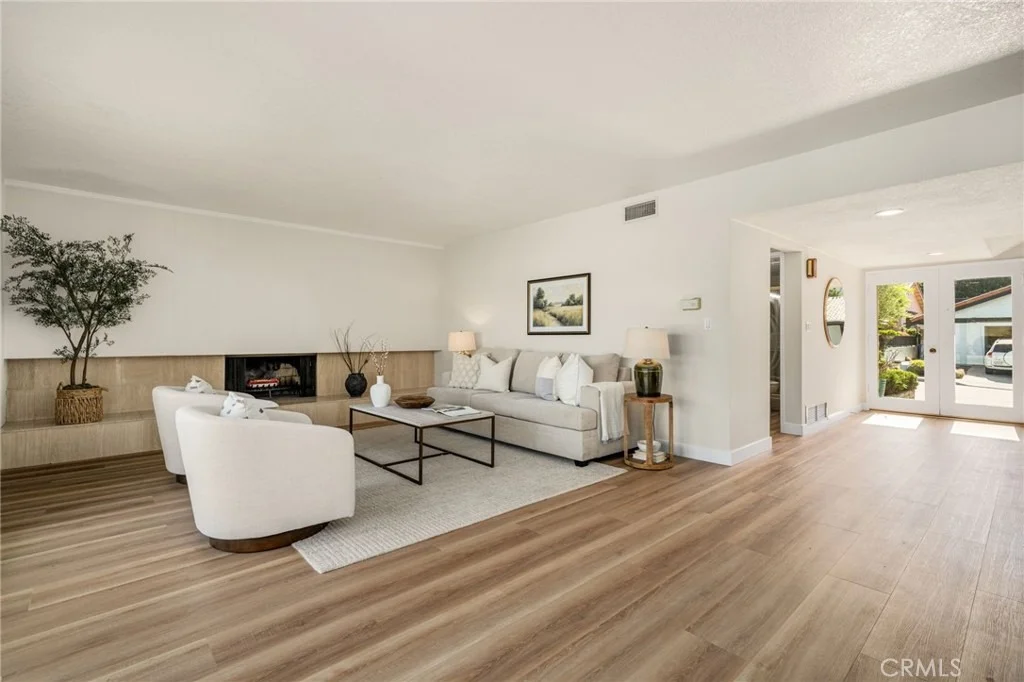 Photo of 890 N Hillside Drive