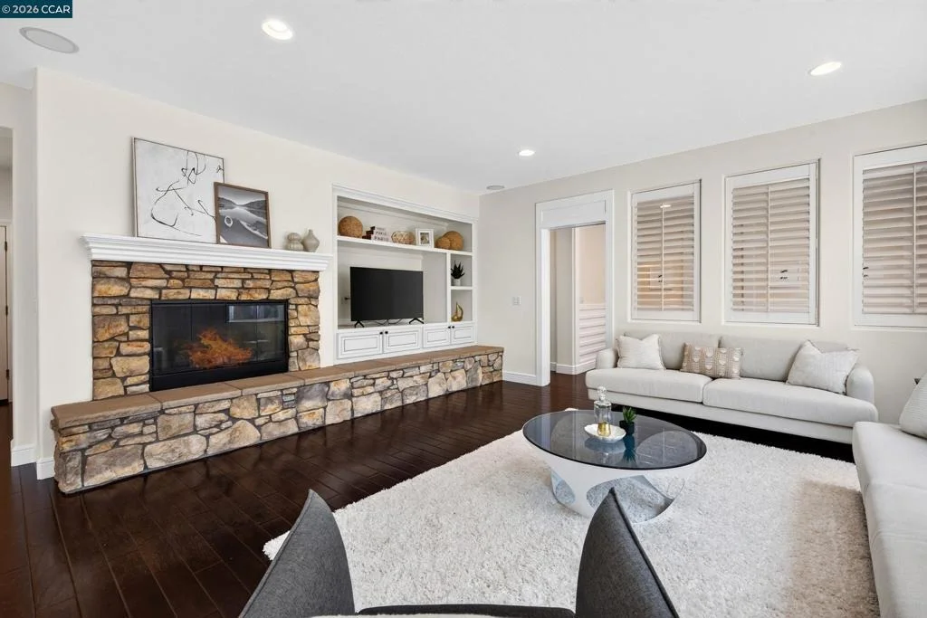 Photo of 3086 Hastings Way