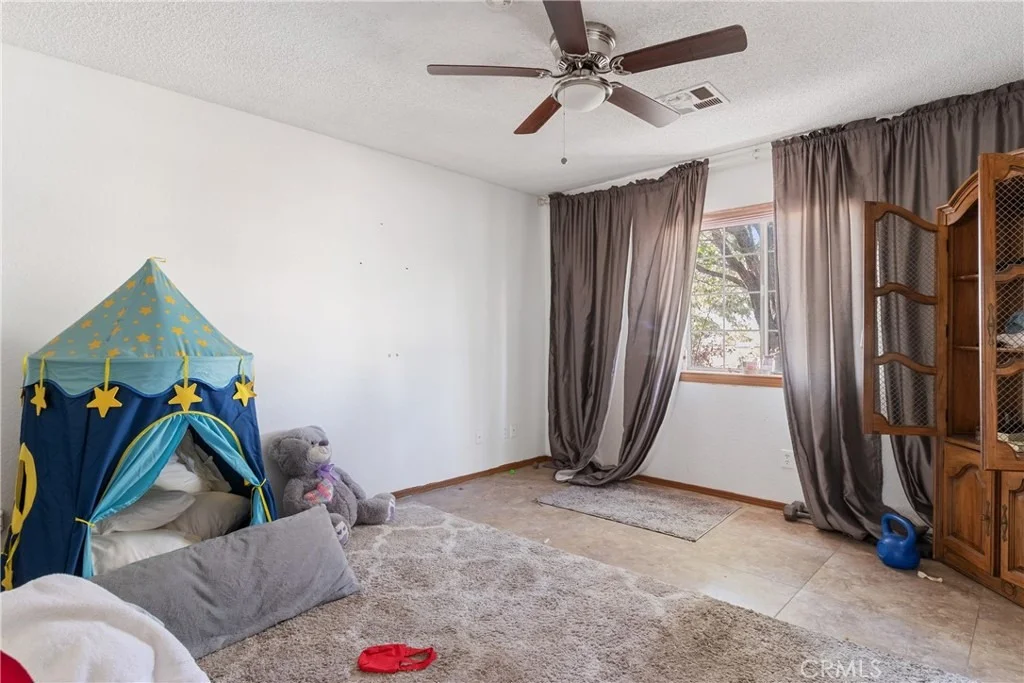 Photo of 3735 Paula