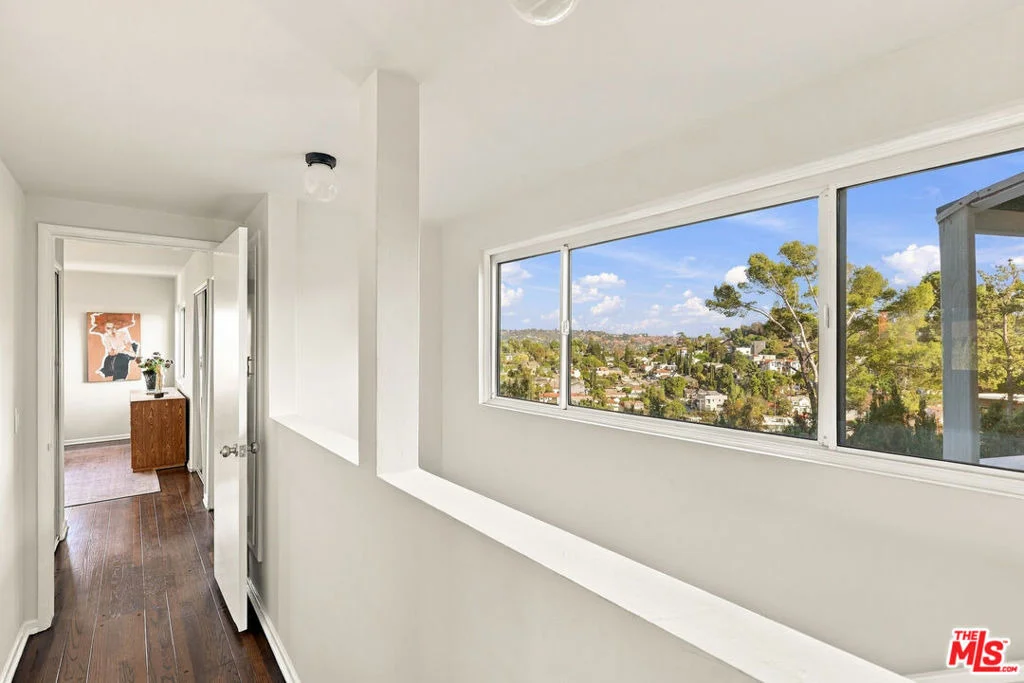 Photo of 2525 Ivanhoe Drive