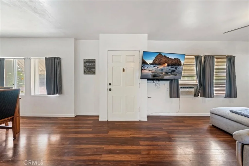 Photo of 5305 Palm