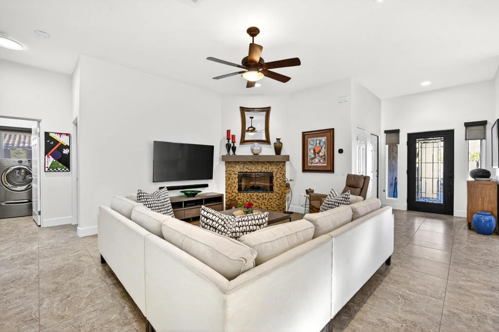 Photo of 53605 Avenida Navarro