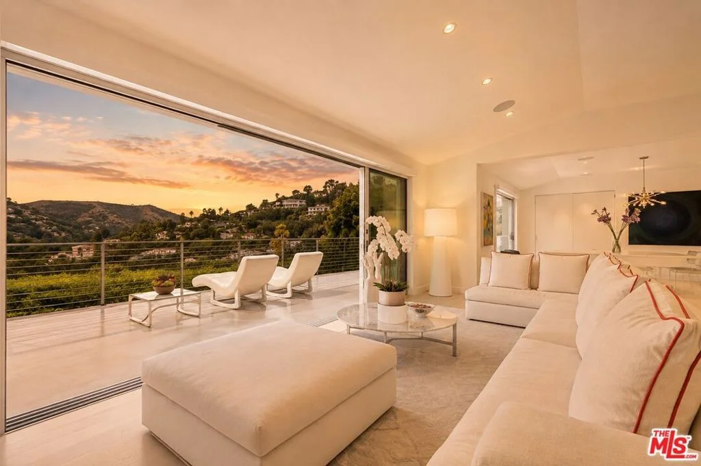 Photo of 9422 Readcrest Drive