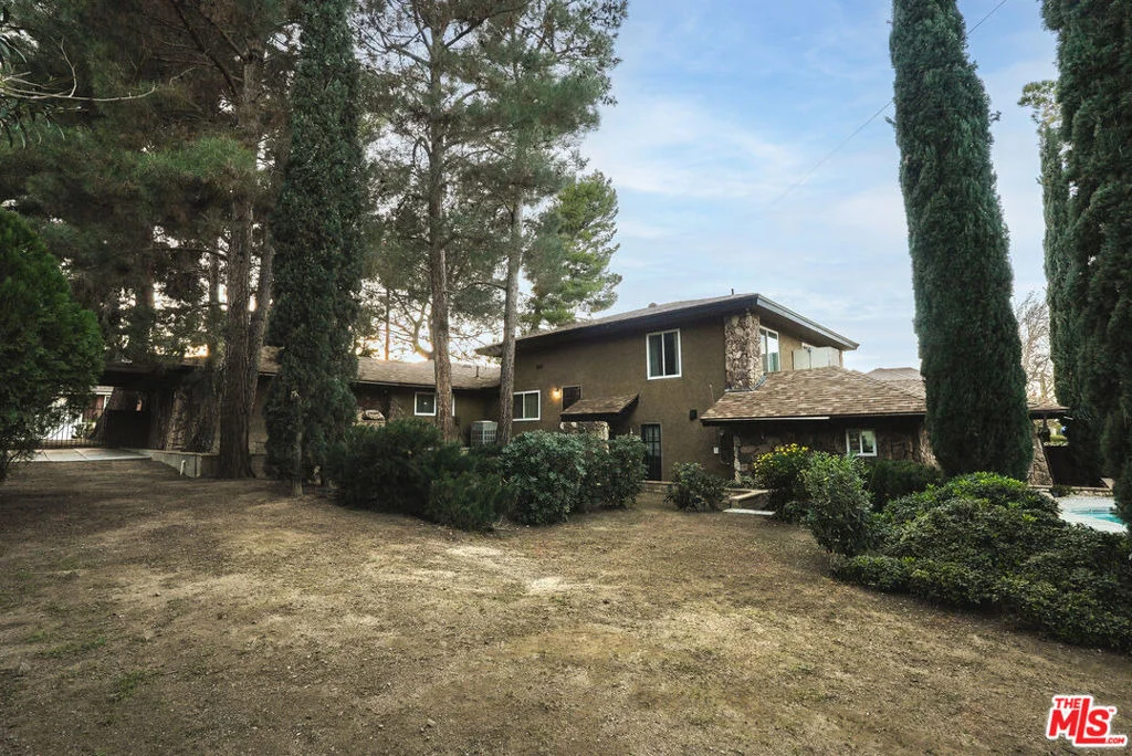 Photo of 42060 Parkmont Drive