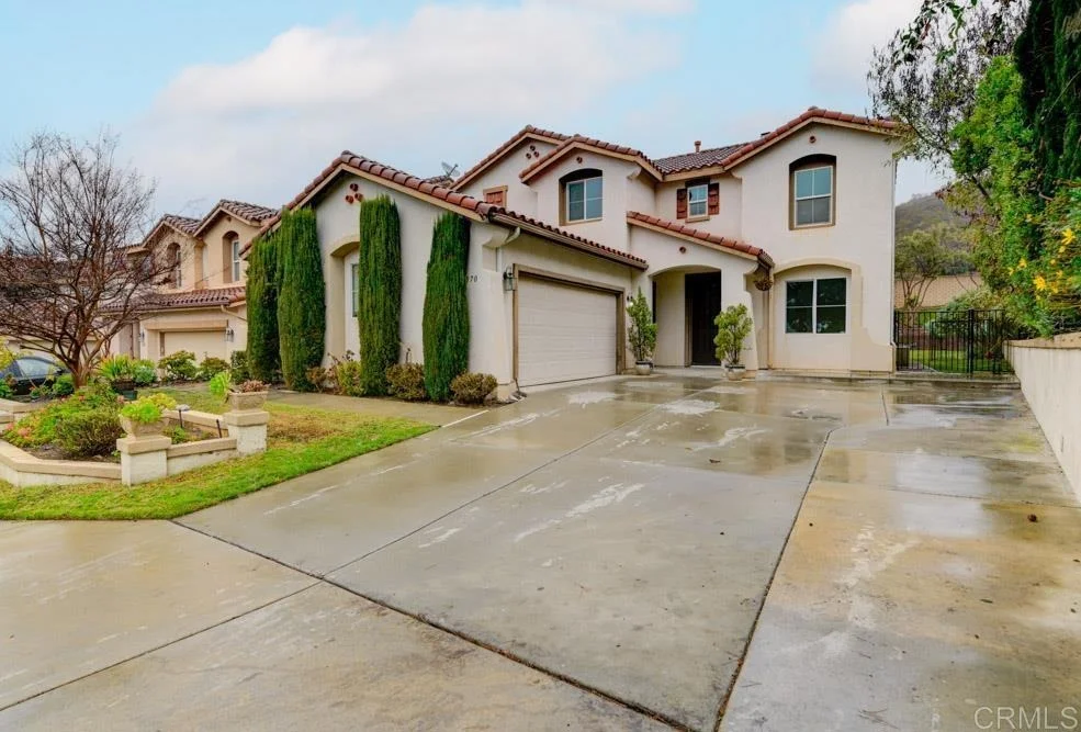 Photo of 870 Avenida Abeja