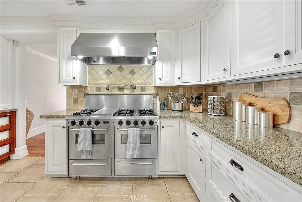 Photo of 750 Jericho