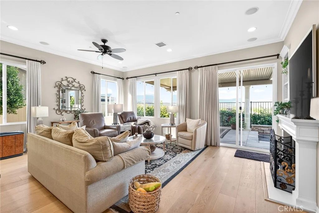 Photo of 370 Irvine
