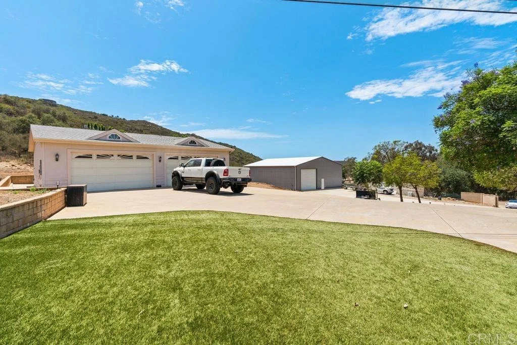 Photo of 2051 Rainbow Glen Road