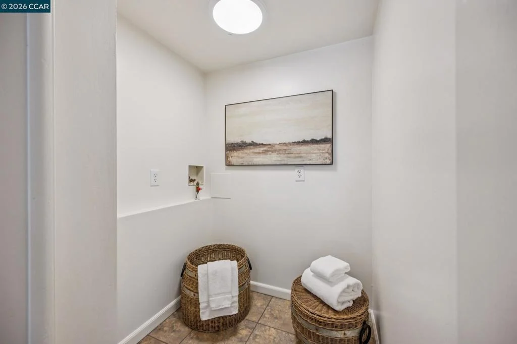 Photo of 3386 Cowell Rd