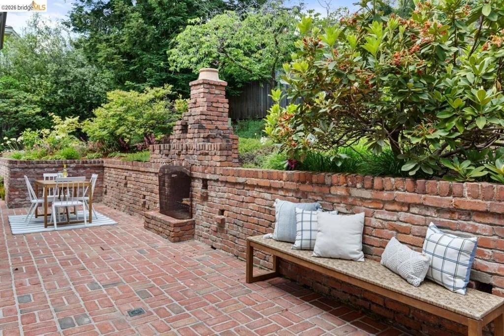 Photo of 618 Mountain Blvd