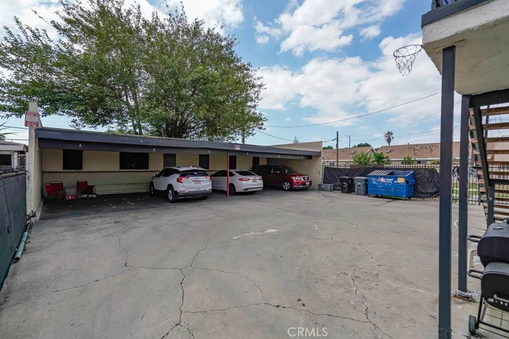 Photo of 116 E Alondra