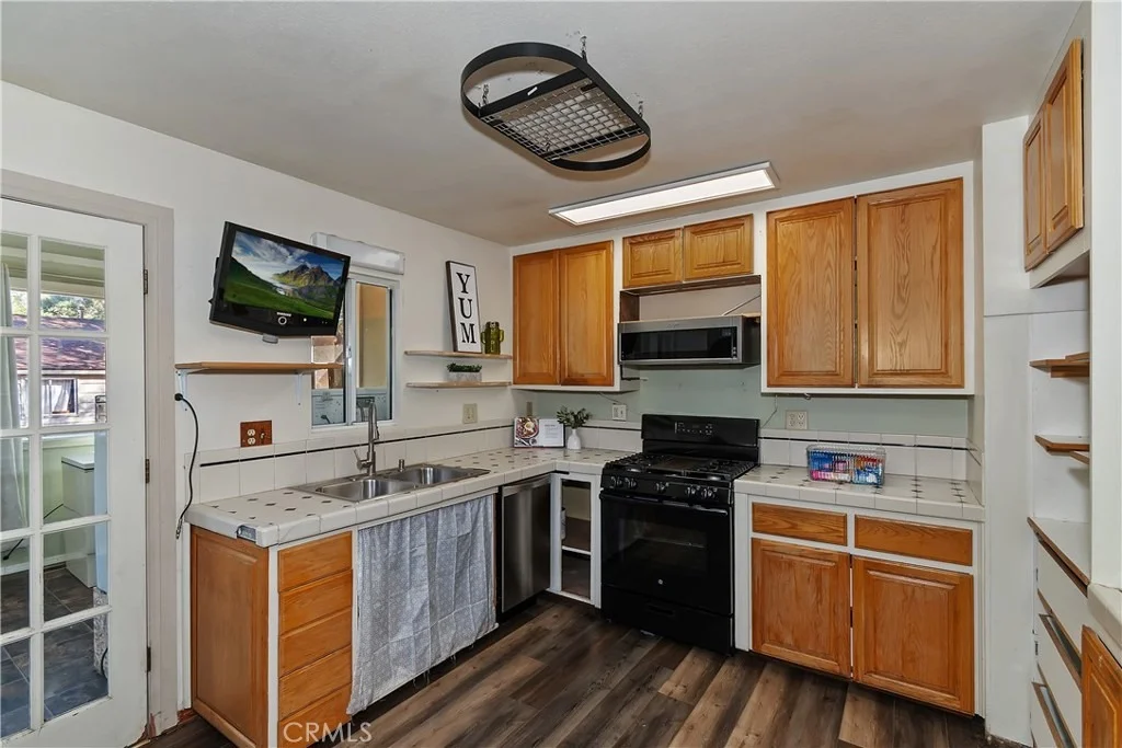 Photo of 811 Leonard Lane