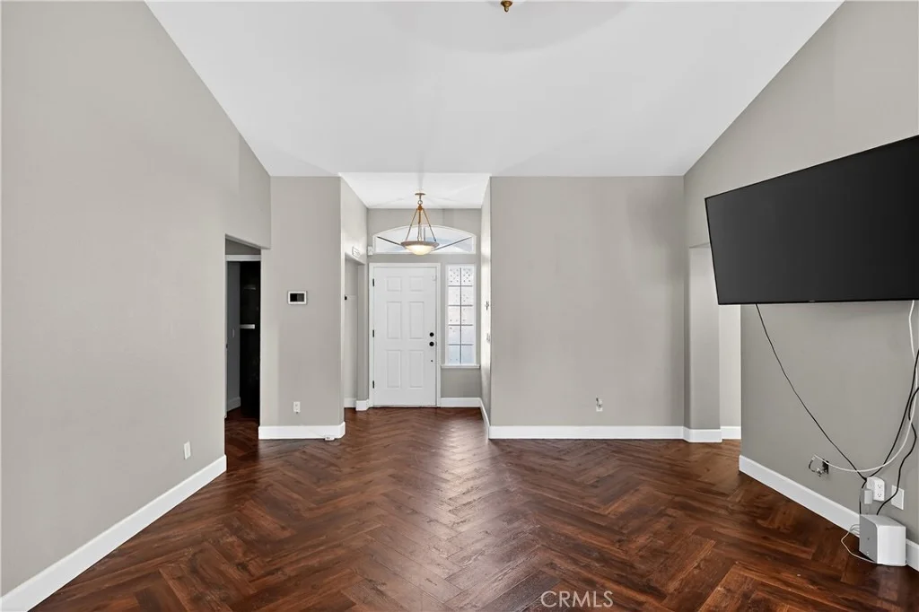 Photo of 724 Robin Drive