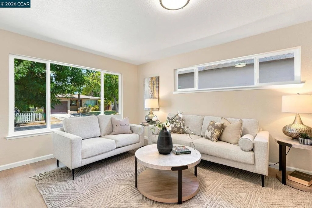 Photo of 215 W 12th Street