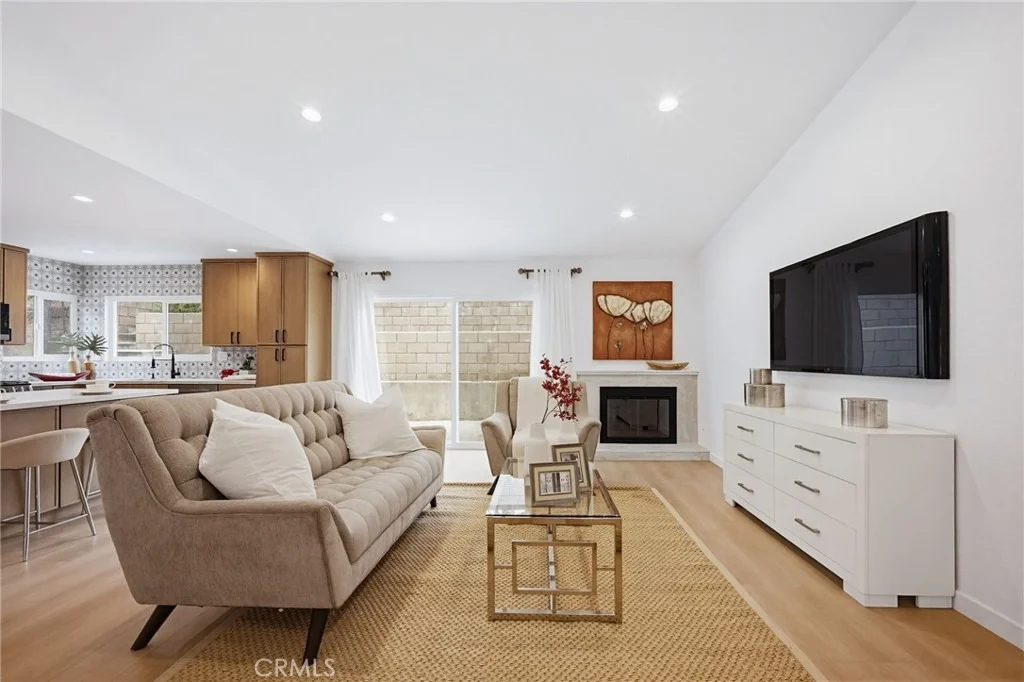 Photo of 7355 Vineyard Avenue