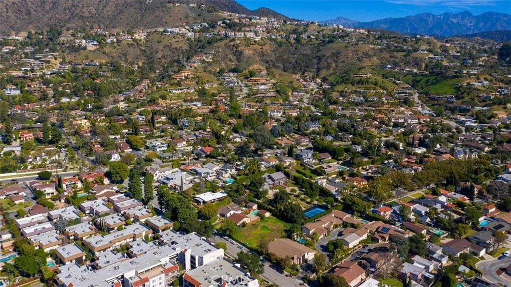 Photo of 1420 Valley View
