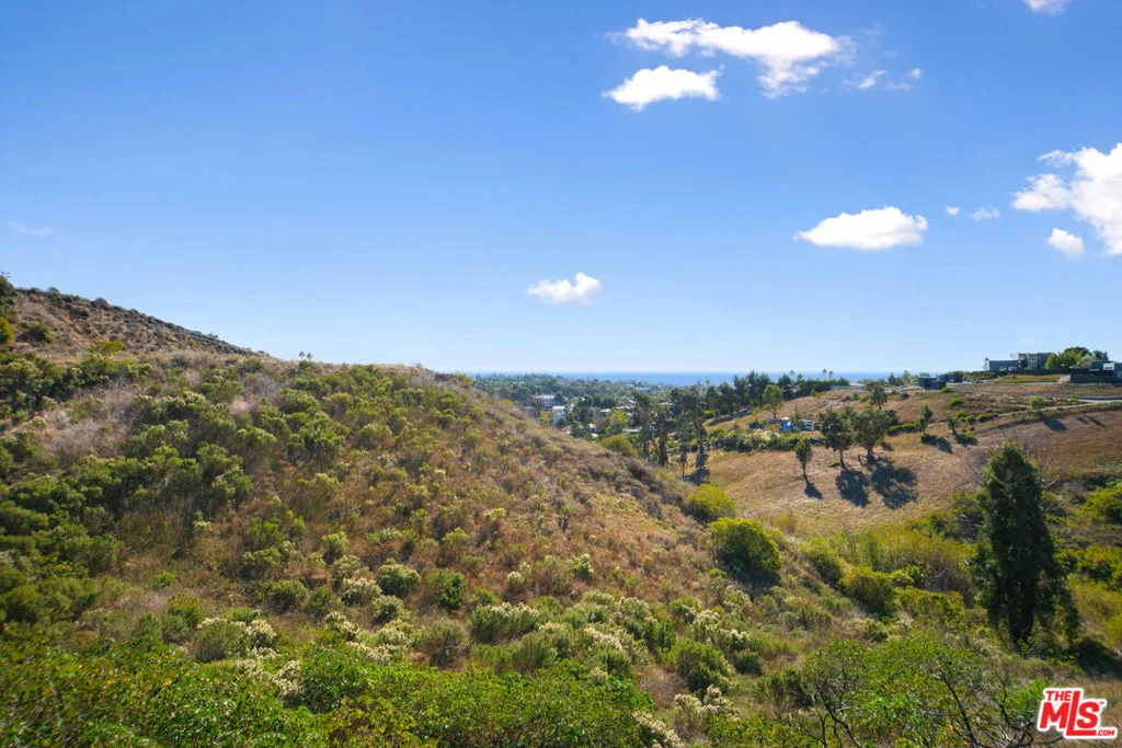 Photo of 6041 Kanan Dume Road