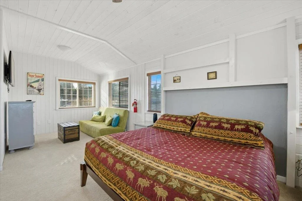 Photo of 913 Mount Doble Drive