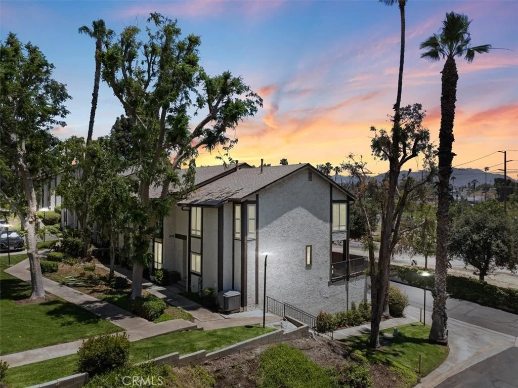 Photo of 4727 Knickerbocker