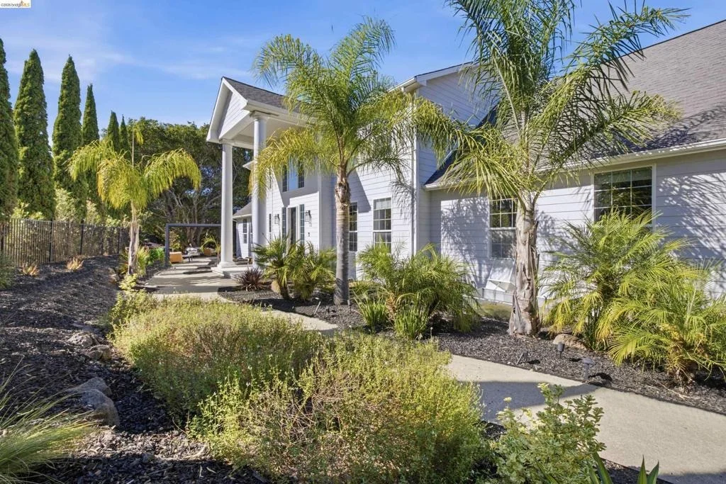 Photo of 2223 Rancho Rd