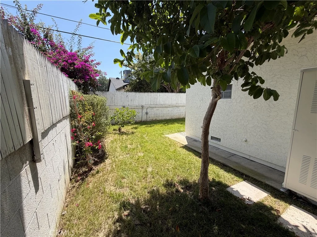 Photo of 6654 Capps Avenue