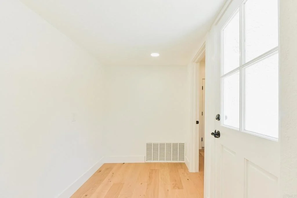 Photo of 2399 Ivy Road