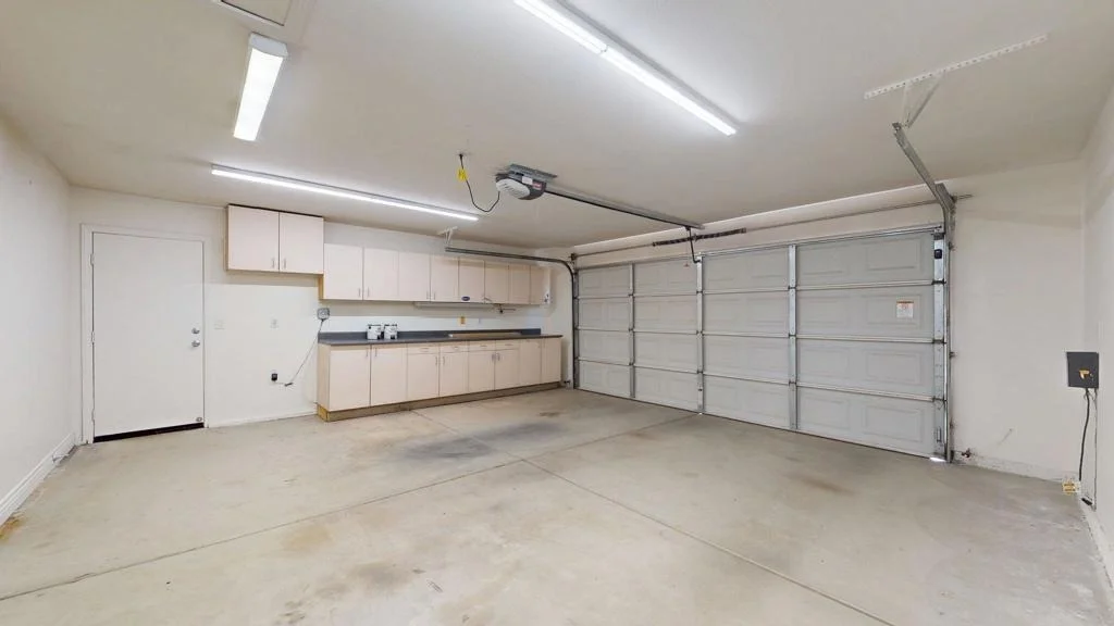 Photo of 41443 Balaclava Drive