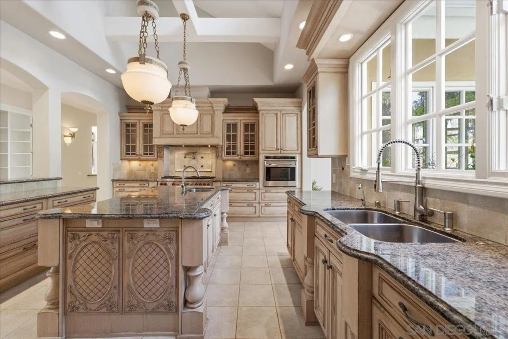 Photo of 6150 Avenida Alteras