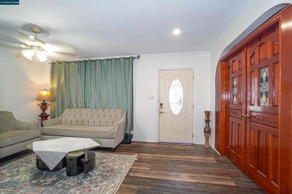 Photo of 2614 Manhattan Beach Blvd
