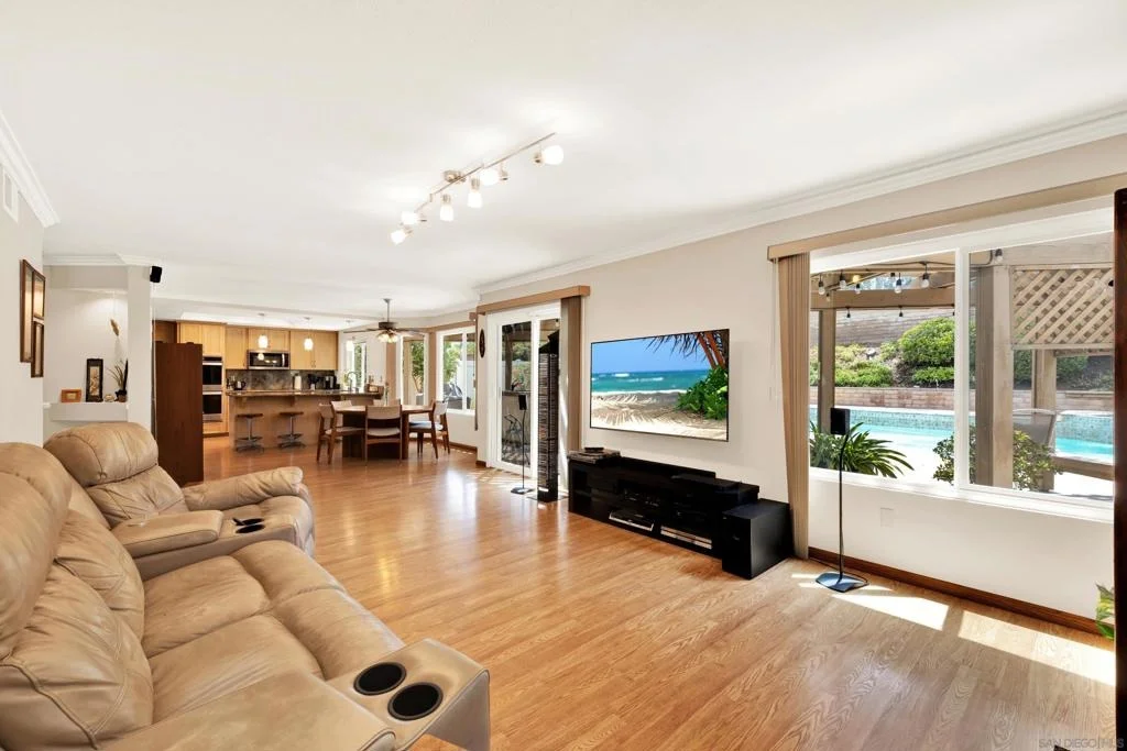 Photo of 13057 Treecrest