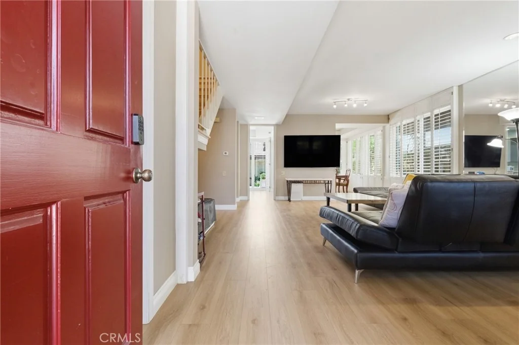 Photo of 651 Edith