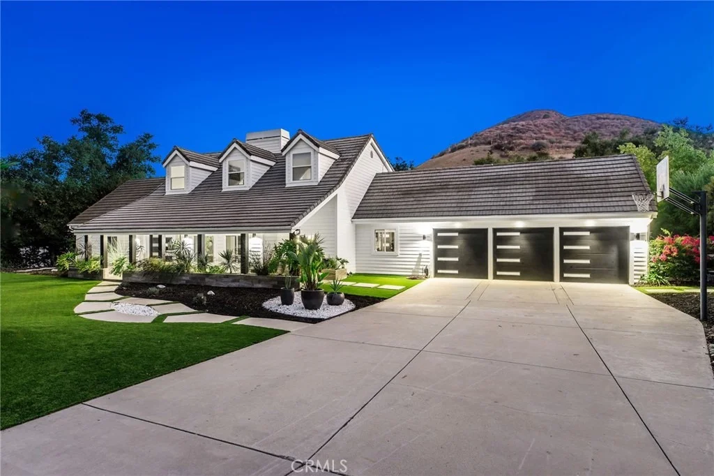 Photo of 207 SADDLEBOW Road