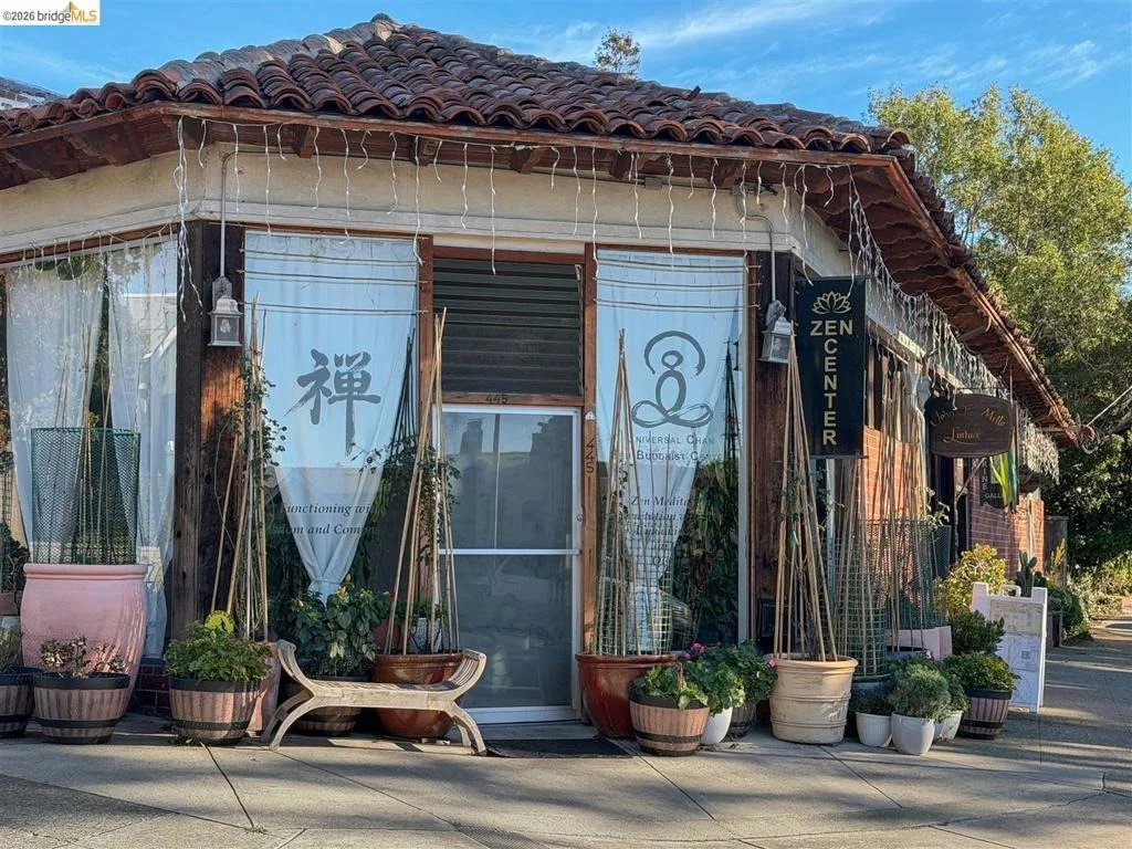 Photo of 355 Arlington Ave