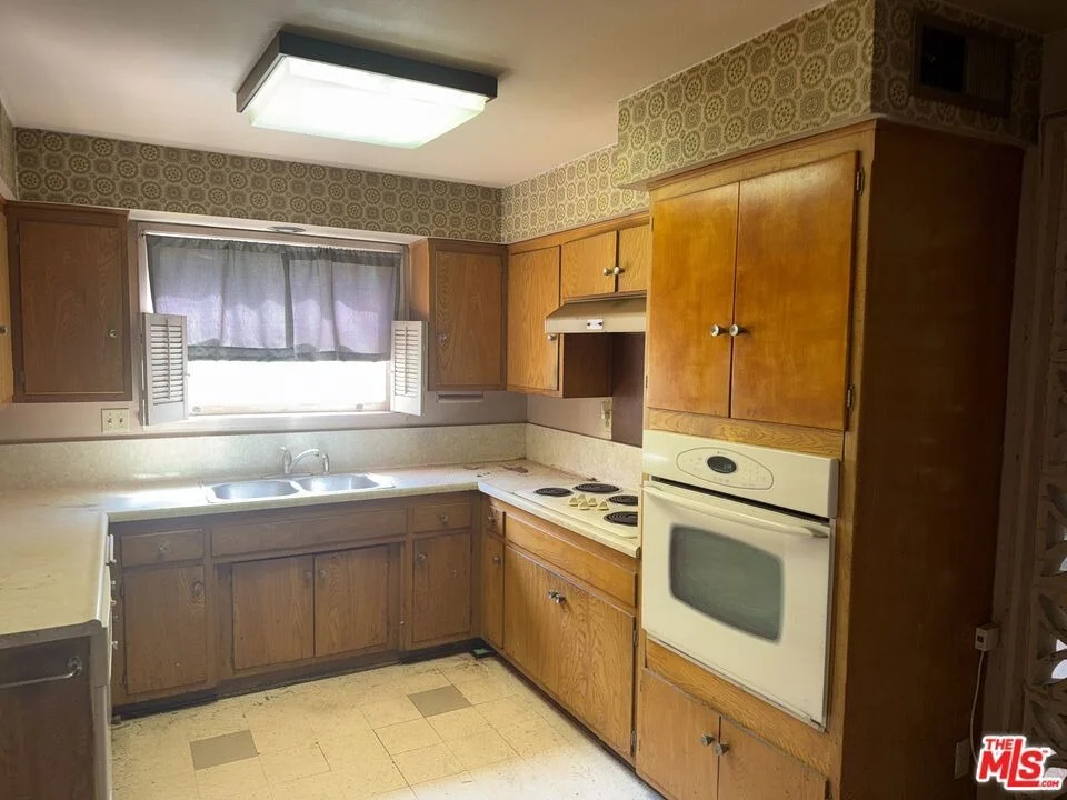 Photo of 2121 Merle Drive