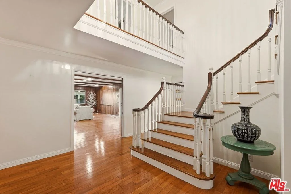 Photo of 900 Gainsborough Drive
