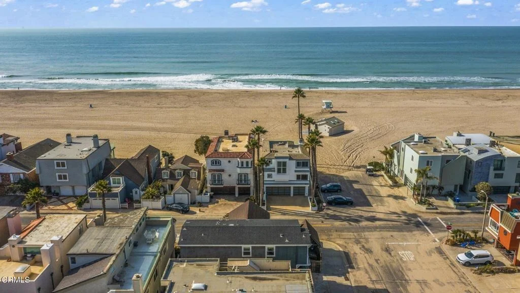 Photo of 104 La Brea Street