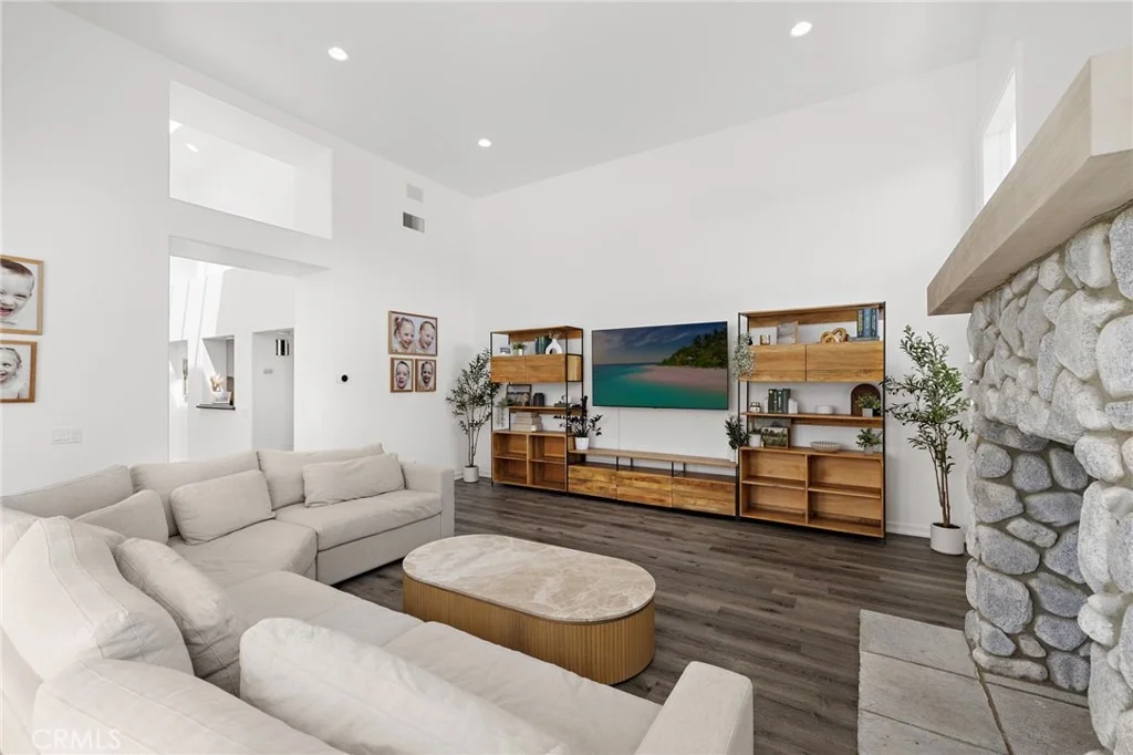 Photo of 1582 White Alder