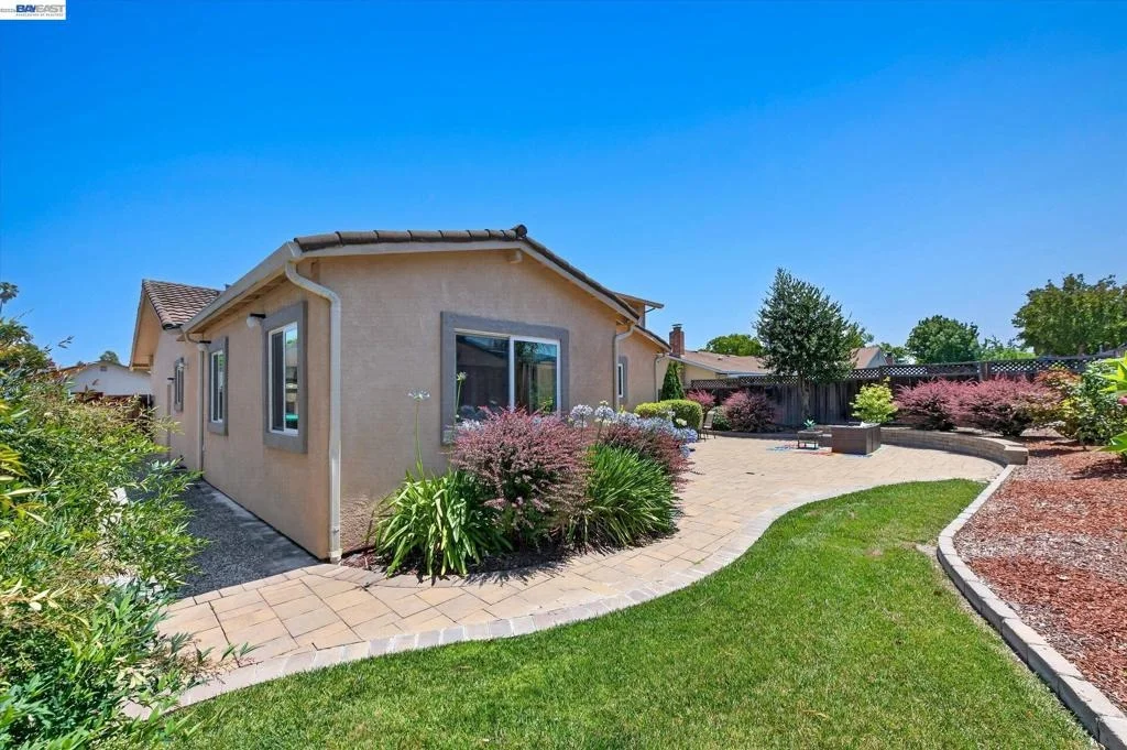 Photo of 2358 Crestline Rd