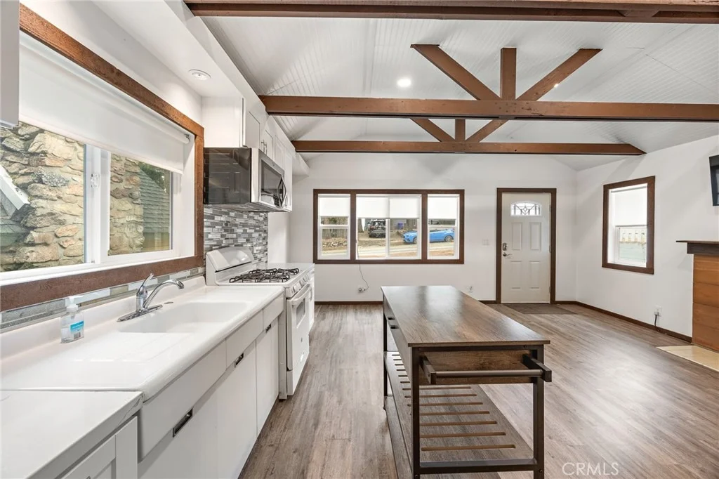 Photo of 23376 Crestline Road