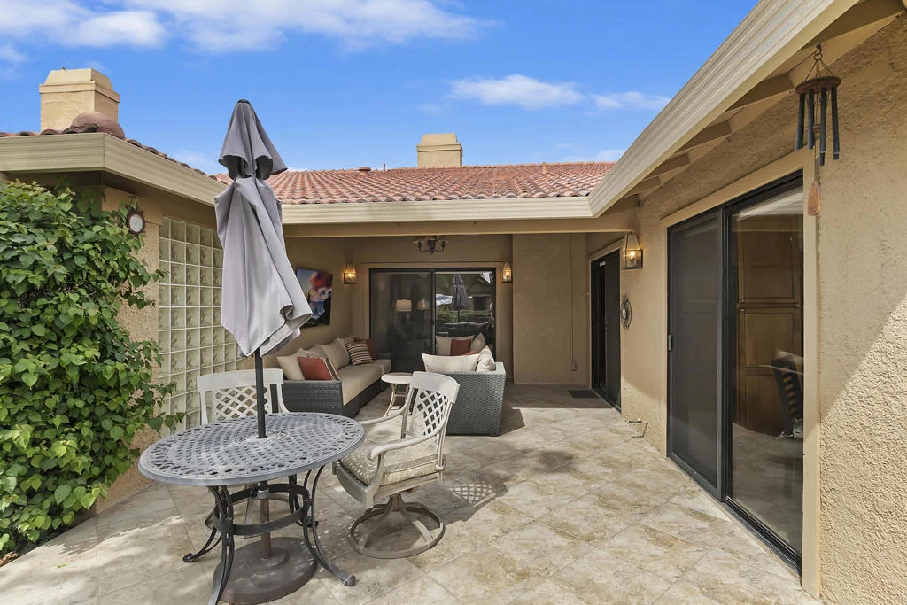 Photo of 6 Maximo Way