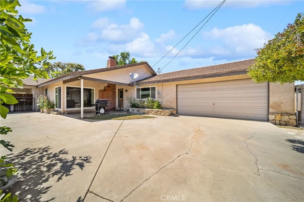 Photo of 5602 Persimmon