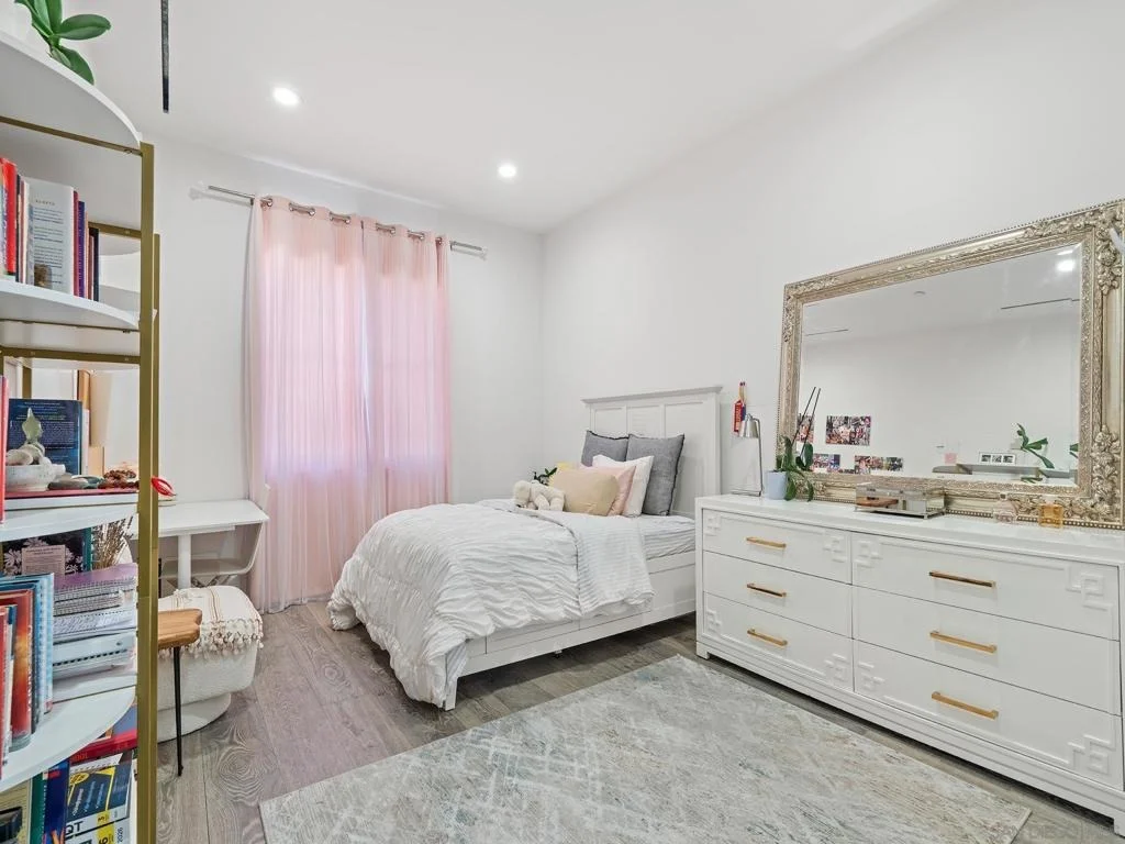 Photo of 16947 AVENIDA LUIS