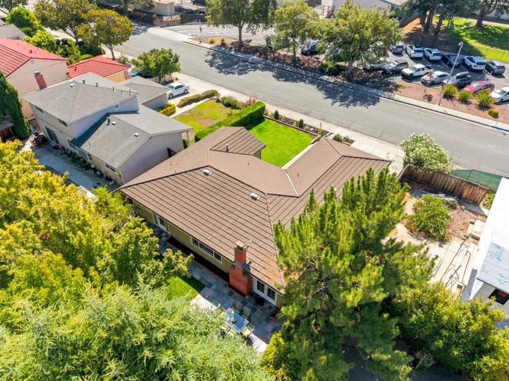 Photo of 1005 Iris Avenue